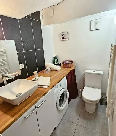 L'ours #terrasse#vulcania Appartement Saint-Ours (Puy-de-Dome)